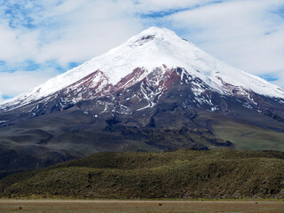 Fototapeta na wymiar Cotopaxi volcano in the Ecuadorian Andes