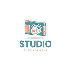 Modern Camera Logo template inspiration. pastel colors. cinematographer. film. free videos. No mirror. videographer. photography.