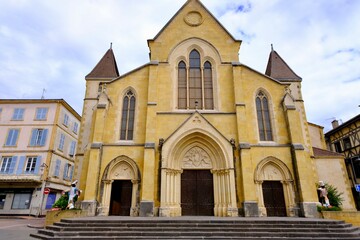 Fototapeta premium EGLISE DES MINIMES CHARLIEU LOIRE