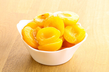 Canned apricot – sweet light dessert