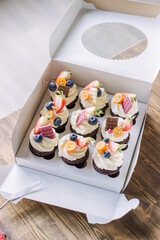 Gift cupcakes in a box, for a birthday