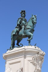 Fototapeta na wymiar Statue équestre de Joseph Ier sur la place du Commerce à Lisbonne, Portugal