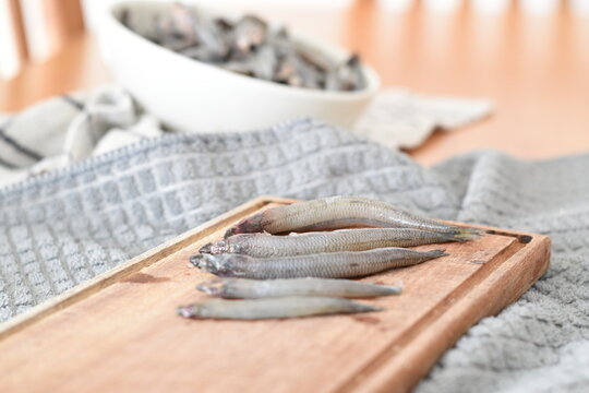 some cornalitos on a wooden board
