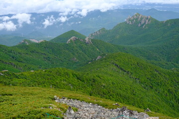 Fototapeta na wymiar 金峰山から望む瑞牆山