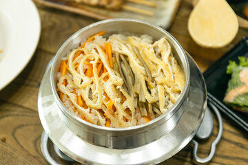 鶏肉の釜飯　炊き込みご飯