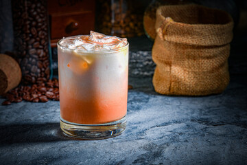 Iced tea is a mixture of Thai tea and milk. Sweeten it with sugar or sweetened condensed milk. Refreshing drink time
