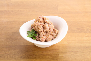 Canned tuna fish with oil