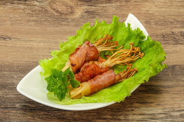 Roasted enoki mushrooms with bacon