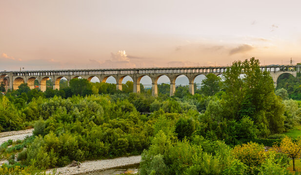 Le principali attrazioni turistiche di Cuneo: il viadotto Soleri, Via Roma e la monumentale Piazza Galiberti