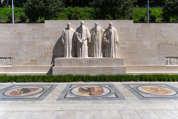 International Monument to the Reformation also know as Reformation Wall at University park Bastions at City of Geneva on a sunny summer day. Photo taken August 11th, 2021, Geneva, Switzerland. - obrazy, fototapety, plakaty