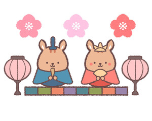 リスのひな祭りの人形と梅の花