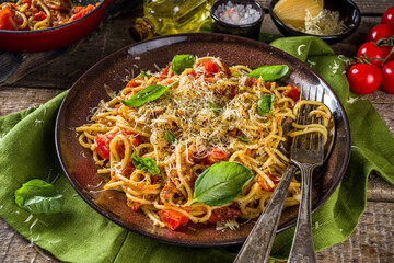 Pasta bucatini amatricana