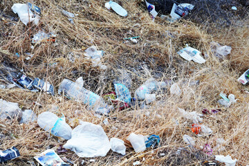 Obraz premium pile of garbage in the park