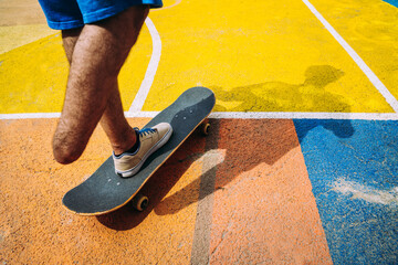 amputated skater spending time at the skatepark