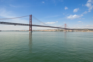 Fototapeta na wymiar Lisbon bridge
