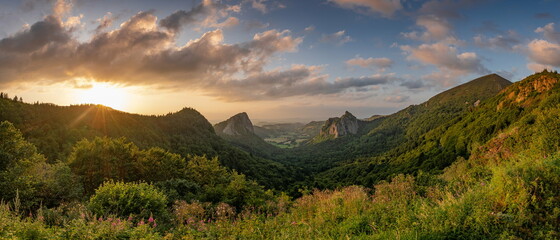 Roches Tuili&egrave;re et Sanadoire