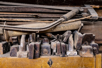 Schreiner Werkstatt mit Maschinen und Werzeugen