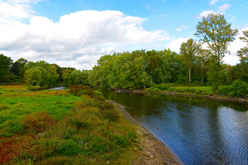 Fototapeta na wymiar Concord River in Minute Man National Historical Park, Concord, Massachusetts MA, USA.