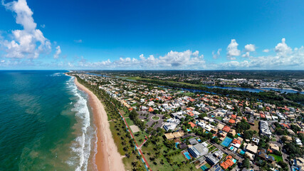 Imagem aérea da praia de Guarajuba, localizada a 42 km de Salvador, no município de Camaçari, Bahia, Brasil - obrazy, fototapety, plakaty