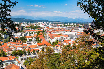 スロベニア　リュブリャナのリュブリャナ城の丘から望む新市街の街並み