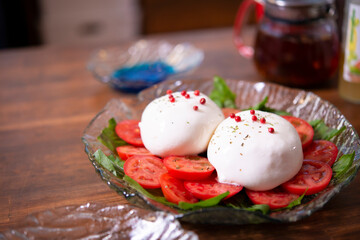 日本の食卓　カプレーゼ　イタリアン　プラータ
チーズ モッツァレラ　