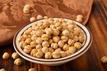 Dried roasted chickpeas