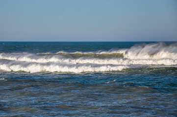 Fototapeta premium wave breaking on the beach