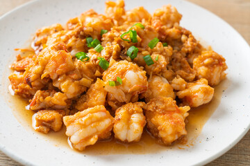 stir-fried shrimps with garlic and shrimps paste