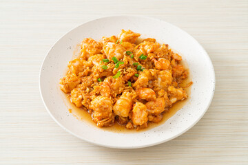 stir-fried shrimps with garlic and shrimps paste