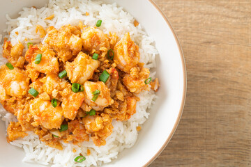 stir-fried shrimps with garlic and shrimps paste