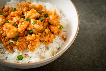 stir-fried shrimps with garlic and shrimps paste