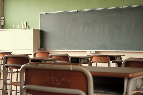 学校の教室　学級閉鎖　休校