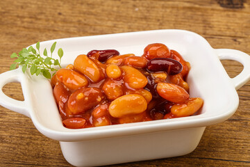 Baked kidney in tomato sauce