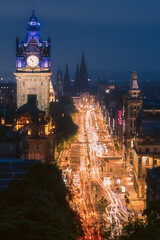 Fototapeta na wymiar city at night Princes Street Edinburgh