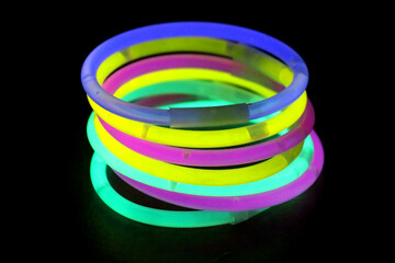 glowing stick wrist circles for new years party