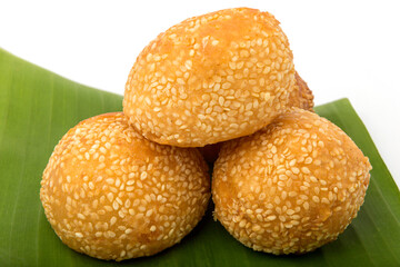 Thai snacks containing flour, soybeans, white sesame (Khan Khai Hong)put on banana leaf