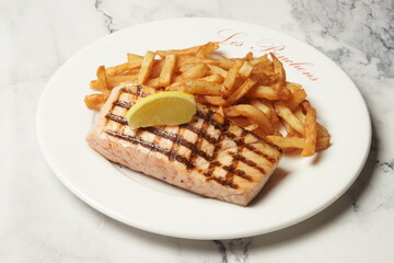 grilled Salmon with fries