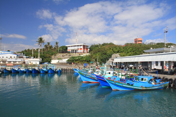 Fototapeta na wymiar Traditional fishing boats in Taitung harbour, Taiwan