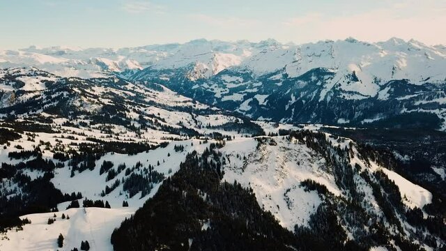 Glarner Alpen im Winter Drohne