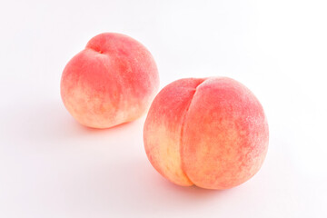 桃のイメージ。白背景