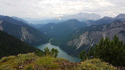 Fototapeta na wymiar Hiking around the Plansee Lake in Austria Tirol