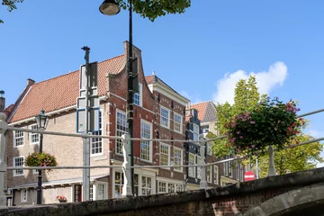 Gordijnen Voorstraat - Oudekerkstraat in Delft, South Holland Province, The Netherlands © Holland-PhotostockNL