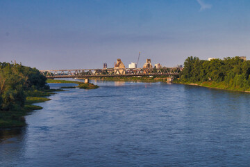 Blick von der Herrenkrug Brücke auf die Elbe und Magdeburg, Sachsen Anhalt, Deutrschland