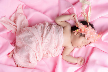 Fototapeta na wymiar Portrait photography sleeping newborn baby.