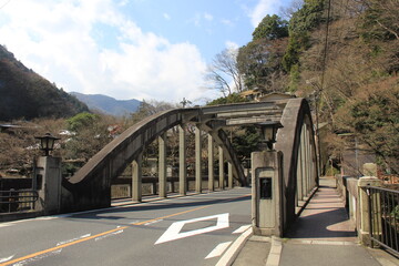 箱根国道が早川と交差するための「千歳橋」(神奈川県)