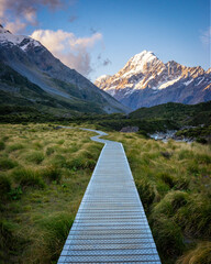 A boardwalk on the Hooker Valley Trail, Aoraki/Mt Cook National Park, Canterbury, South Island, New Zealand - obrazy, fototapety, plakaty