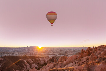 Fototapeta na wymiar Balloons in Cappadocia