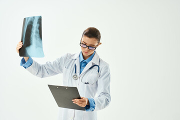 the radiologist looks at the x-ray diagnosis to a professional the results