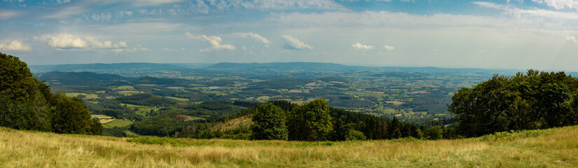Fototapeta na wymiar panoramic view from the mont beuvray in the morvan
