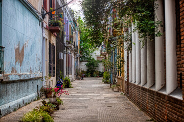 Fototapeta na wymiar Quaint passageway in Buenos Aires